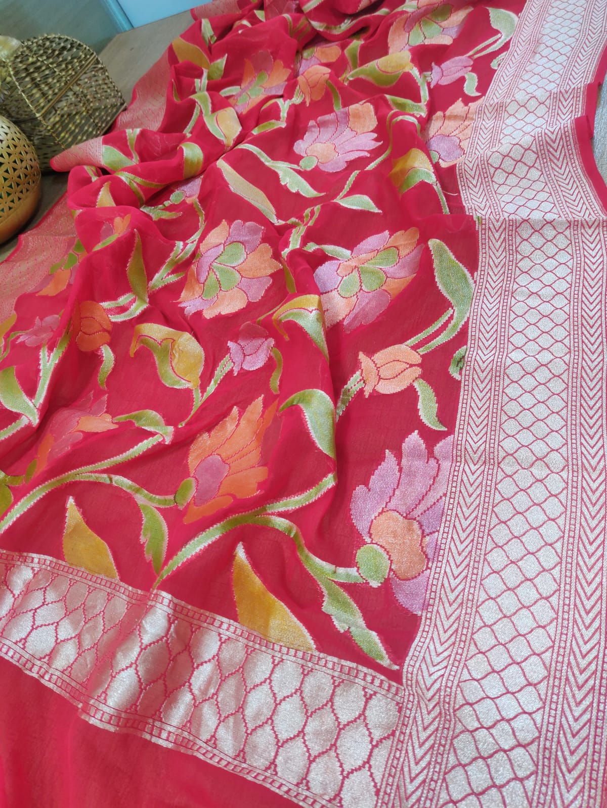 Red Handloom Banarasi Brush Dye Pure Georgette Dupatta - Luxurion World