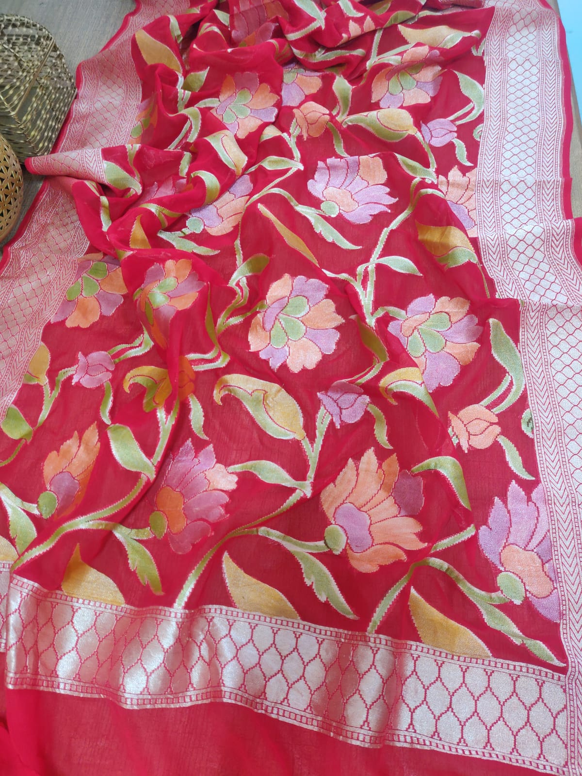 Red Handloom Banarasi Brush Dye Pure Georgette Dupatta - Luxurion World