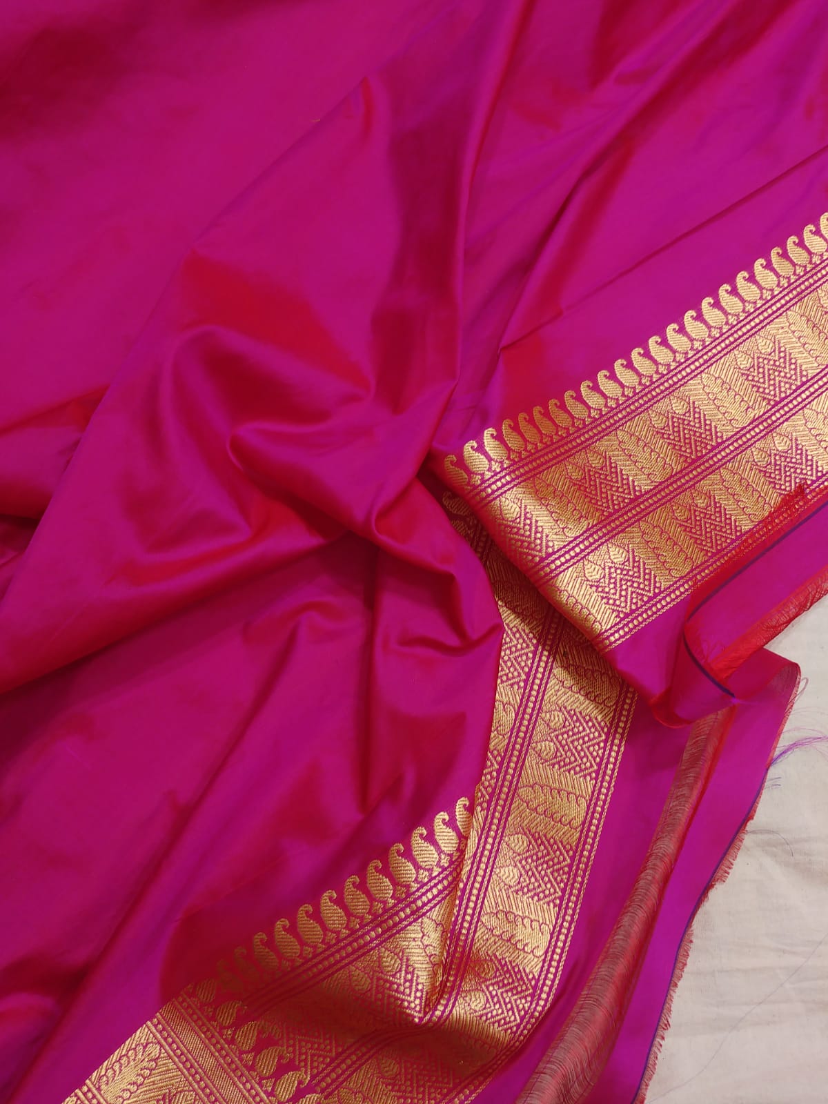 Pink Handloom Banarasi Pure Katan Silk Jaal Work Meenakari Saree - Luxurion World