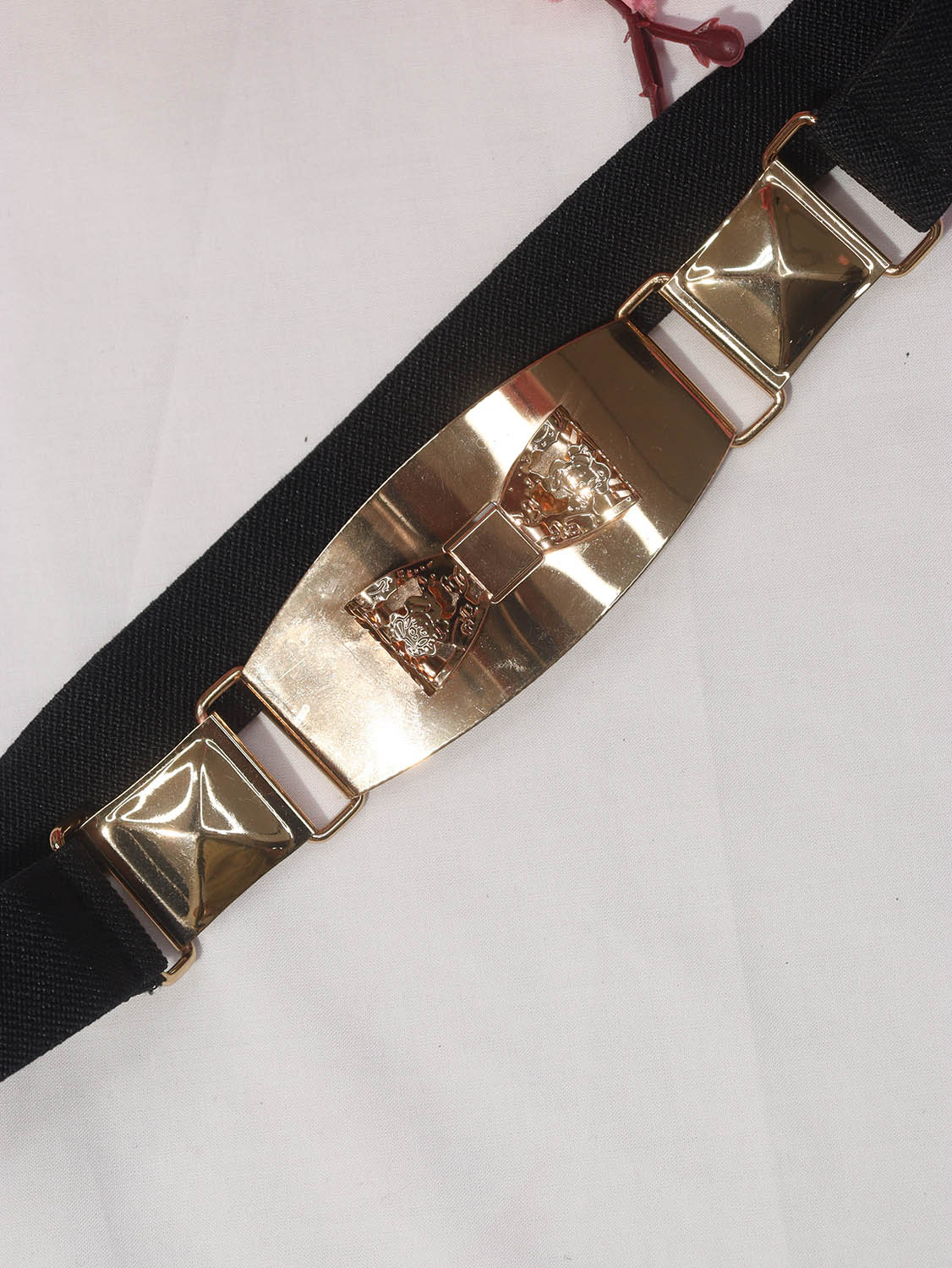 Black Belt Collection: Stylishly Secure Your Outfit and Add Spark to Your Look! - Luxurion World