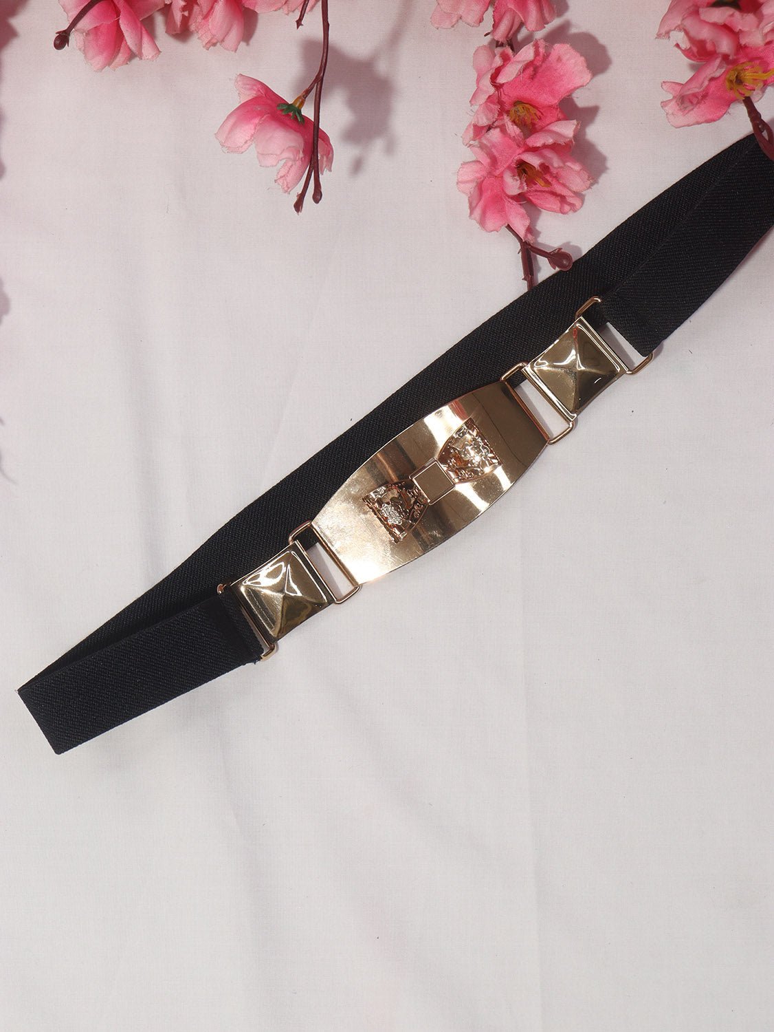 Black Belt Collection: Stylishly Secure Your Outfit and Add Spark to Your Look! - Luxurion World