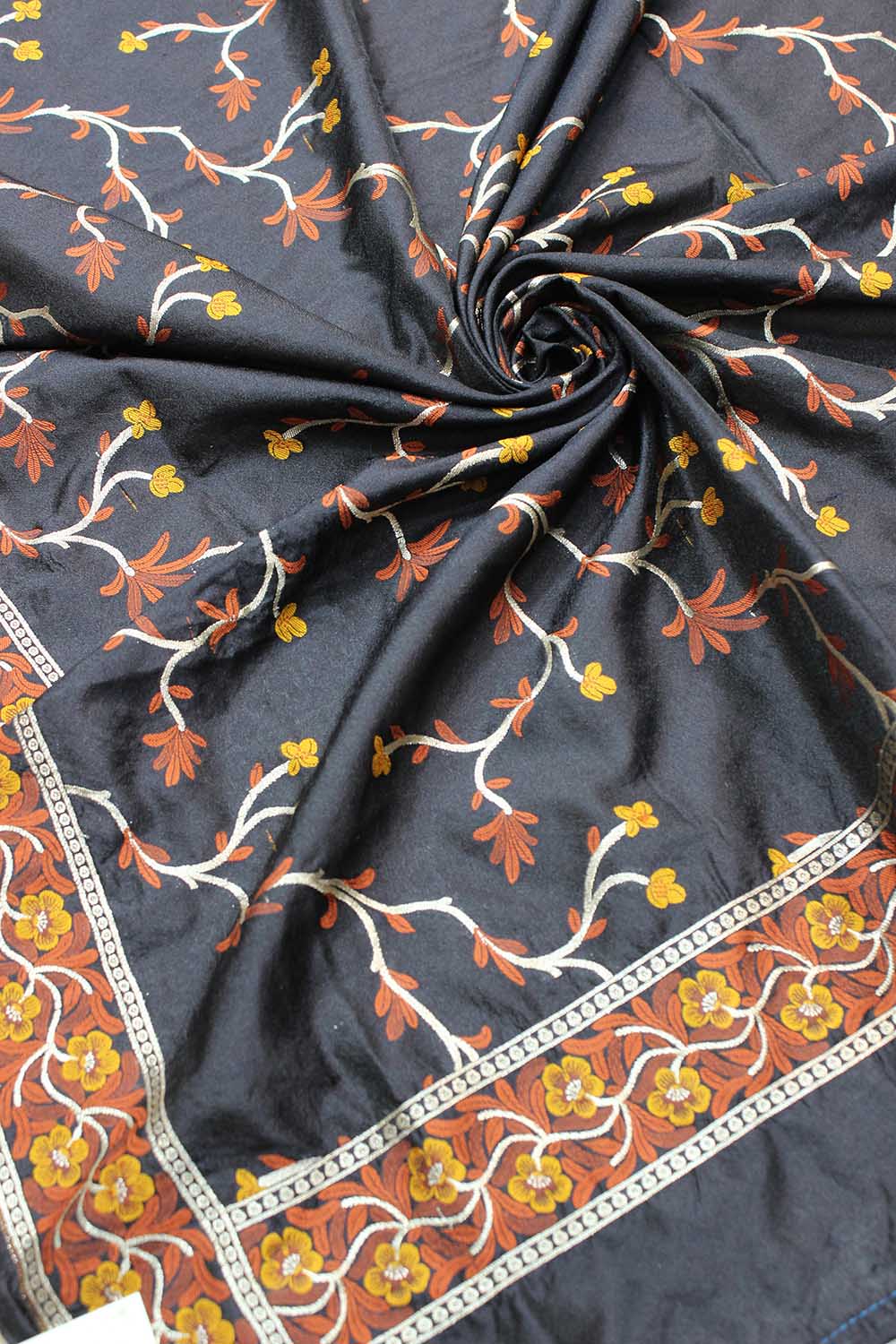 Black Banarasi Silk Dupatta - Luxurion World