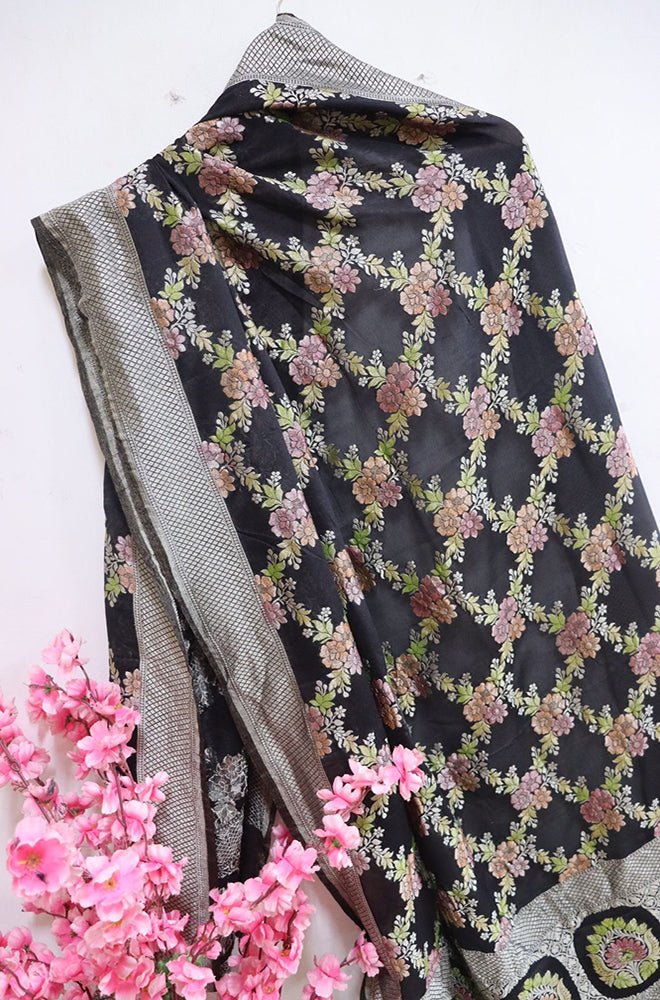 Black Handloom Banarasi Brush Dye Pure Georgette Dupatta - Luxurion World