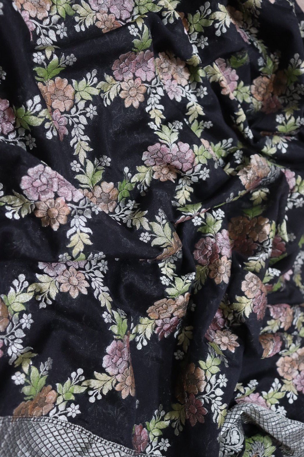 Black Handloom Banarasi Brush Dye Pure Georgette Dupatta - Luxurion World
