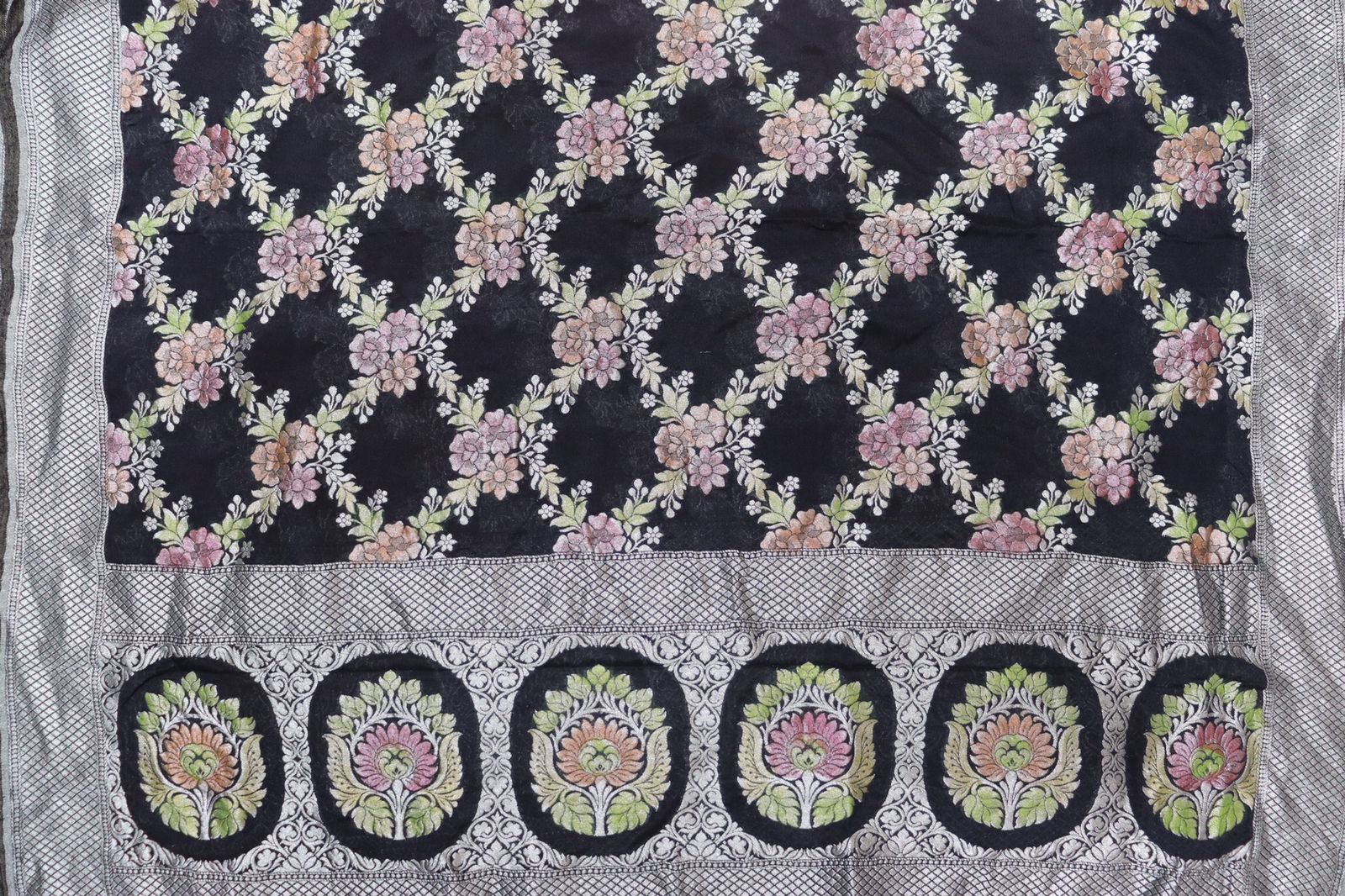 Black Handloom Banarasi Brush Dye Pure Georgette Dupatta - Luxurion World