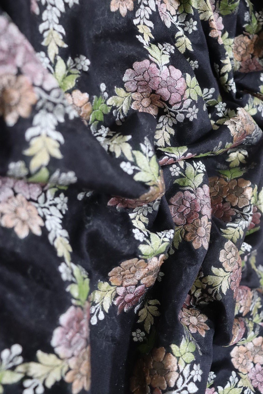 Black Handloom Banarasi Brush Dye Pure Georgette Dupatta - Luxurion World