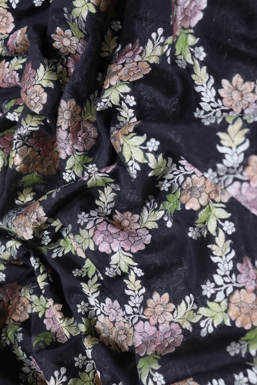Black Handloom Banarasi Brush Dye Pure Georgette Dupatta - Luxurion World