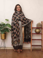 Black Handloom Banarasi Pure Georgette Brush Dye Dupatta - Luxurion World
