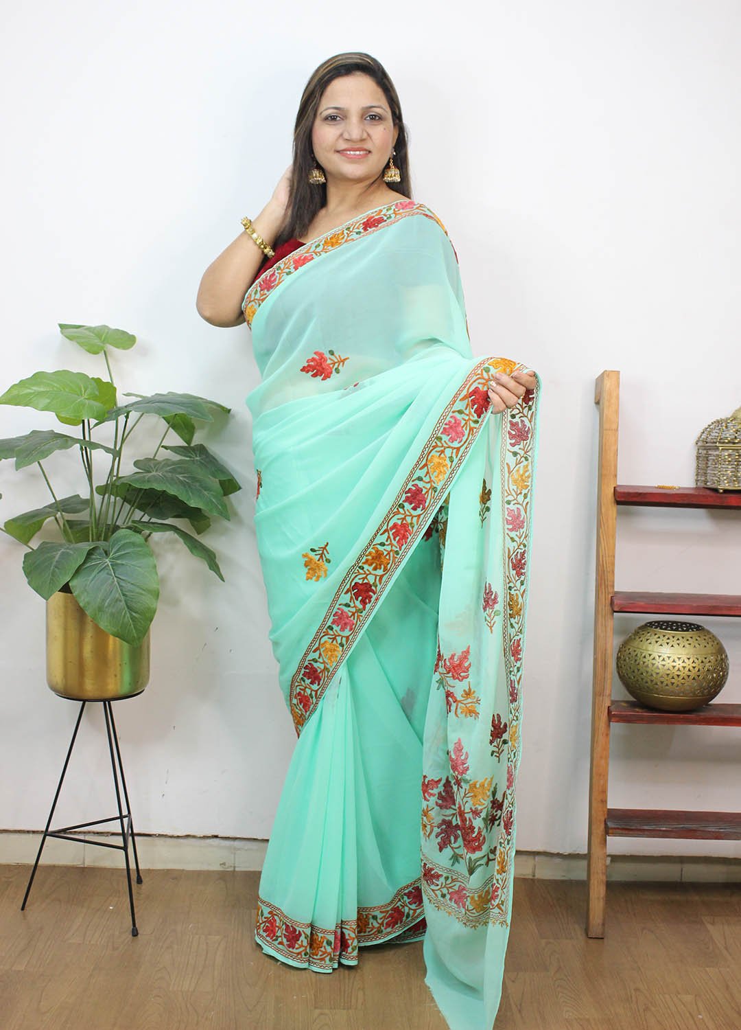 Blue Embroidered Kashmiri Aari Work Georgette Saree Luxurionworld blue-embroidered-kashmiri-aari-work-georgette-saree-luxurionworld