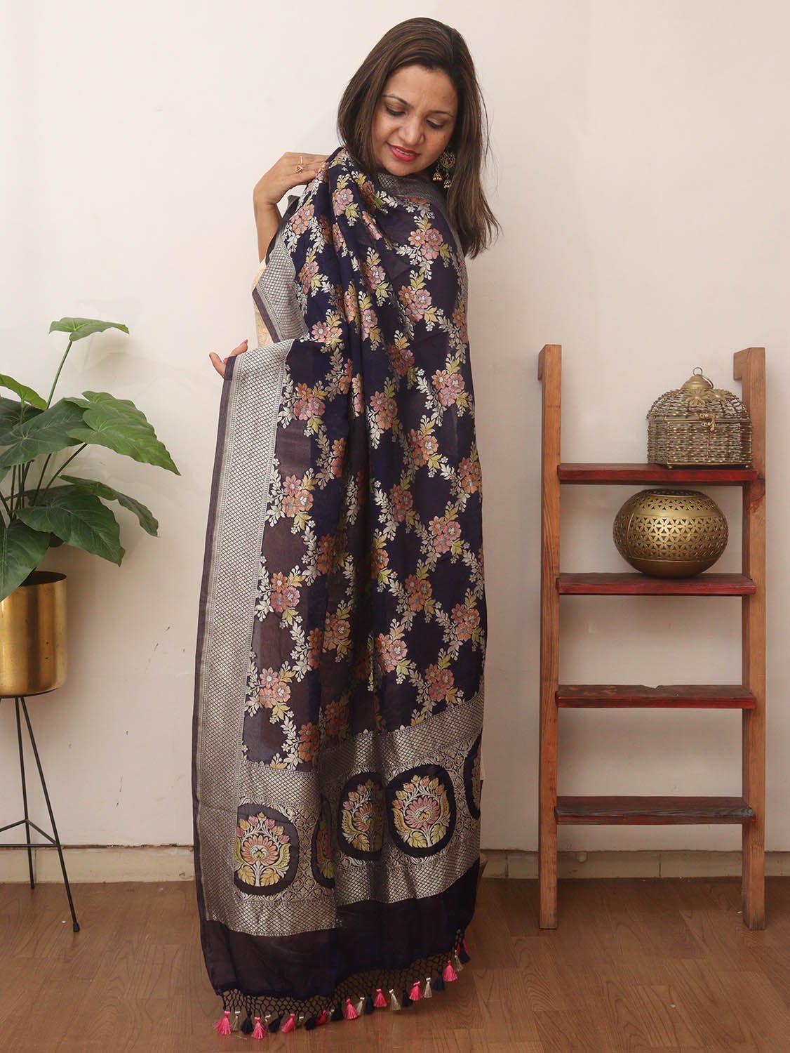 Blue Handloom Banarasi Pure Georgette Brush Dye Dupatta - Luxurion World