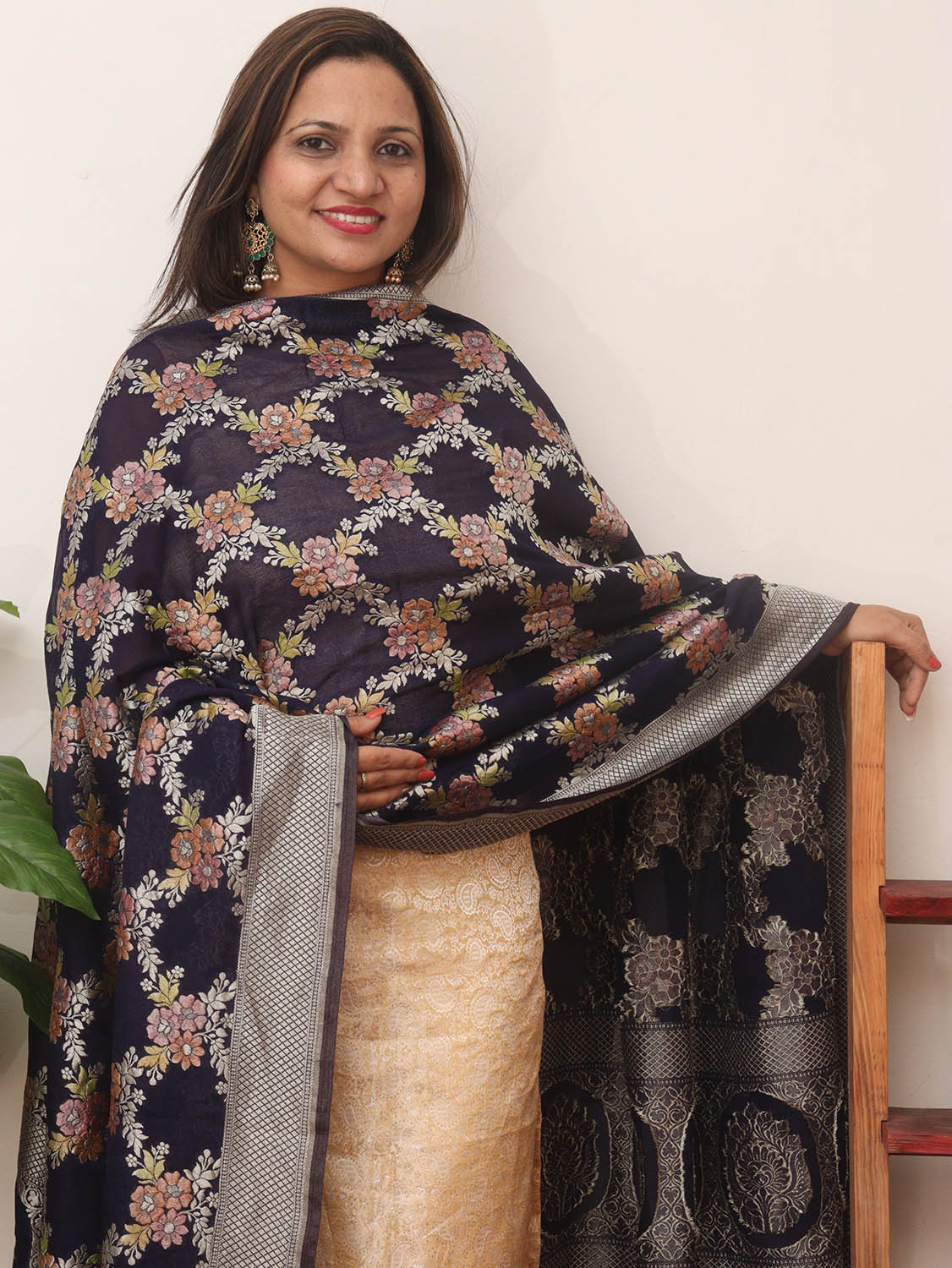 Blue Handloom Banarasi Pure Georgette Brush Dye Dupatta - Luxurion World