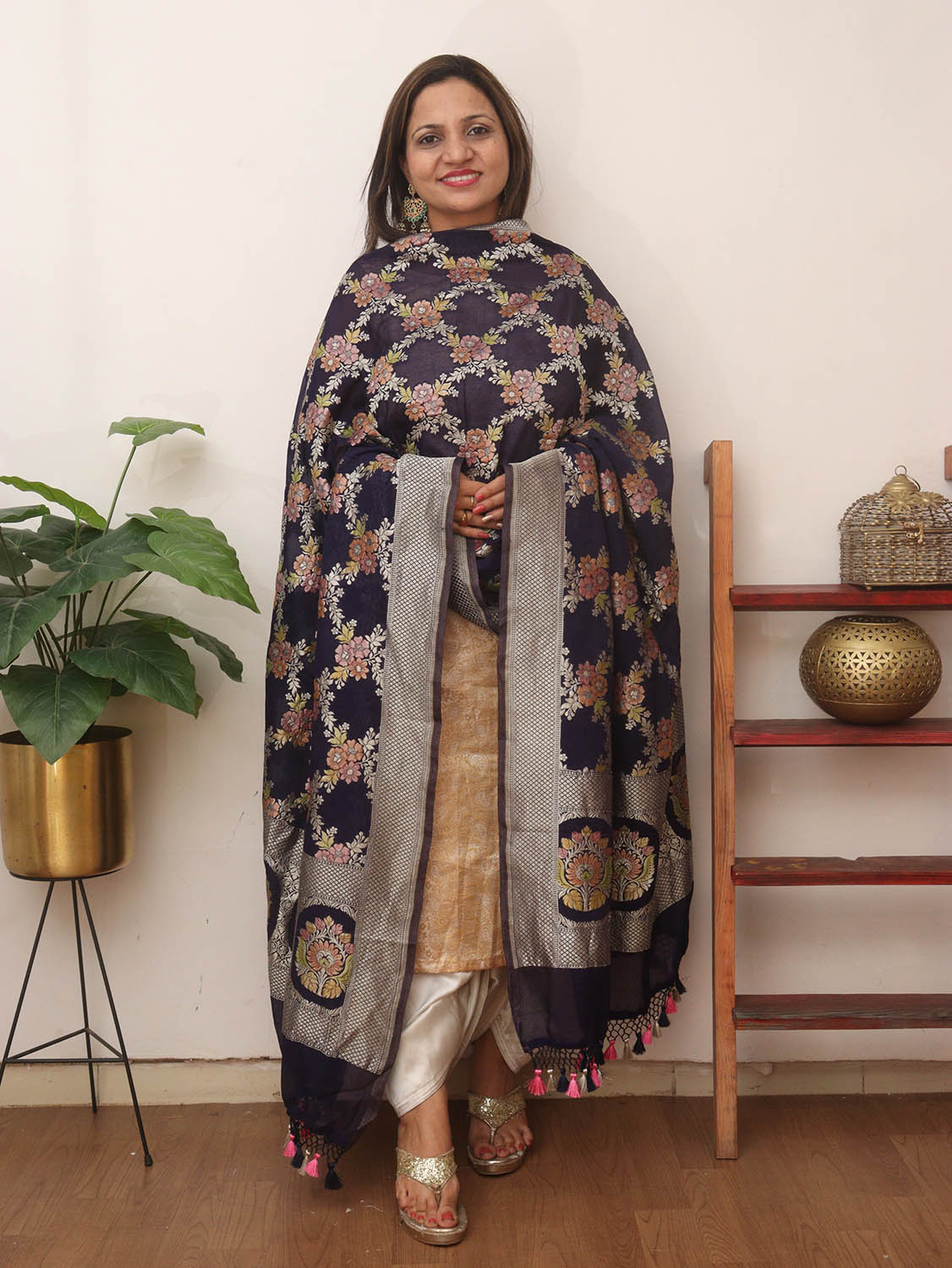Blue Handloom Banarasi Pure Georgette Brush Dye Dupatta - Luxurion World
