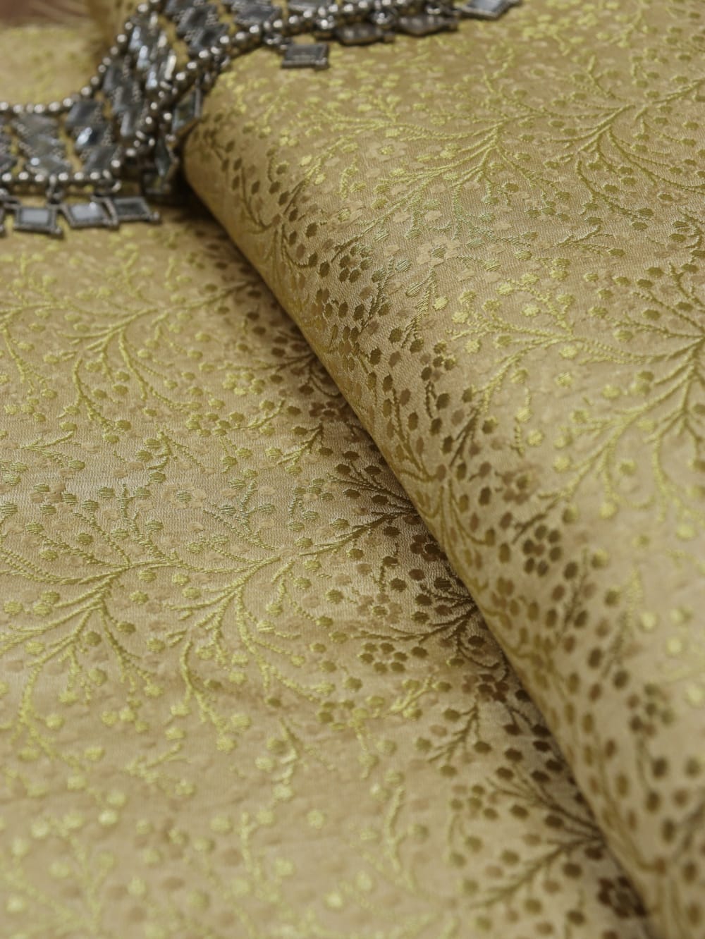Cream Banarasi Silk Brocade Fabric (0.75 Mtr) - Luxurion World