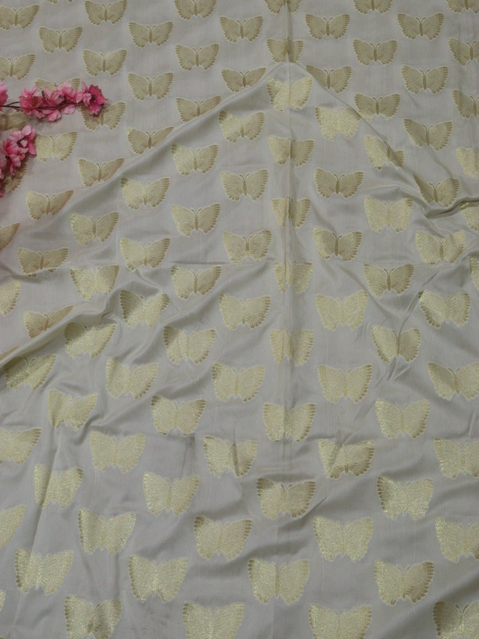 Cream Banarasi Silk Fabric (1 Mtr) - Luxurion World