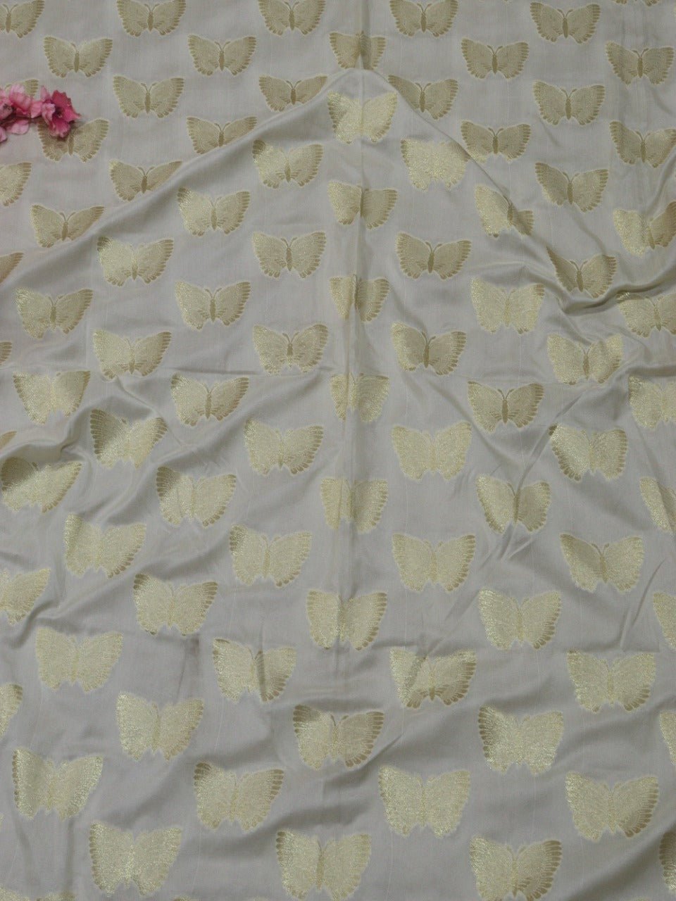 Cream Banarasi Silk Fabric (1 Mtr) - Luxurion World