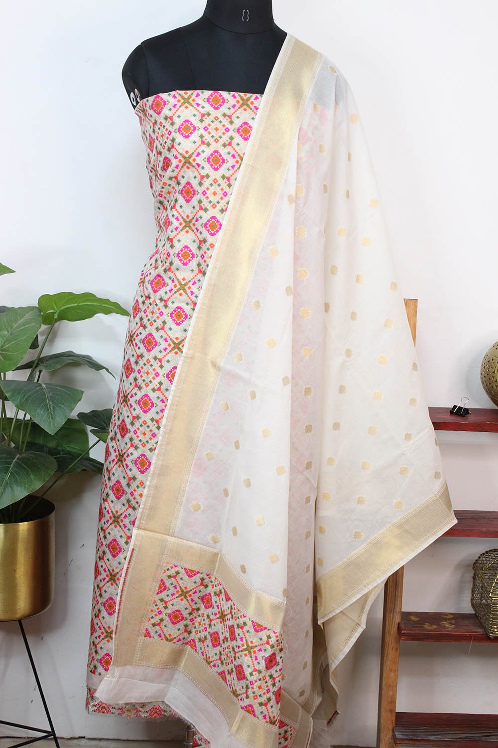 Dyeable Banarasi Cotton Meenakari Three Piece Unstitched Suit Set - Luxurion World