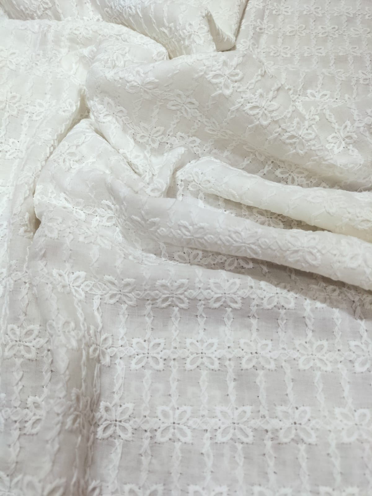 White Embroidered Chikankari Cotton Fabric (1 Mtr)