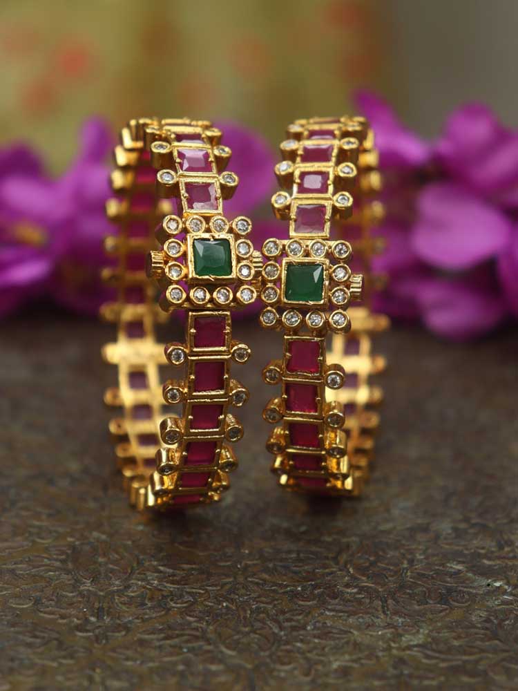 Golden Grace Bangles - Elevate Your Style with Exclusive Design - Enhance Your Feminine Charm - Luxurion World