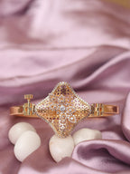 Golden Details Bangles - Embrace the Elegance of Indian Jewelry - Add a Touch of Tradition to Your Outfits - Luxurion World