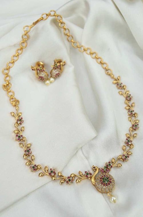 Golden Grace - Elevate Your Style with Luxurionworld's Exclusive Necklace Set - Enhance your elegance and sophistication with this meticulously crafted brass necklace set from Luxurionworld. - Luxurion World