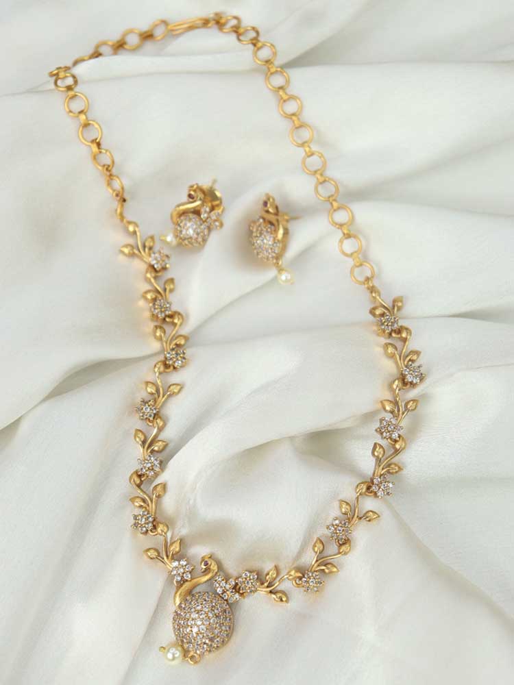 Luxurionworld's Golden Elegance Necklace Set - Elevate Your Style - Luxurion World