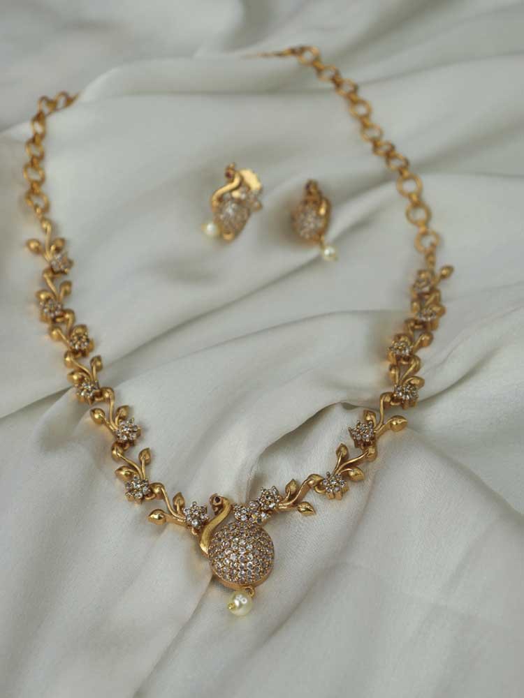 Luxurionworld's Golden Elegance Necklace Set - Elevate Your Style - Luxurion World