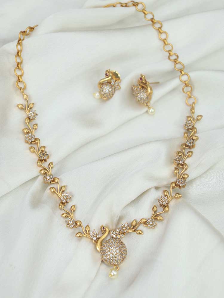 Luxurionworld's Golden Elegance Necklace Set - Elevate Your Style - Luxurion World