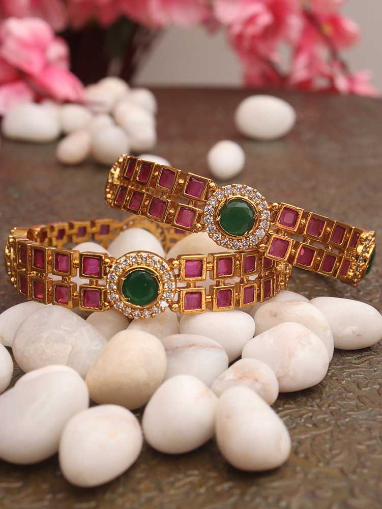 Luxurion World's Elegant Details Bangles - Add Timeless Charm to Your Traditional Outfit - Embrace the Emotional Connection of Indian Jewelry. - Luxurion World