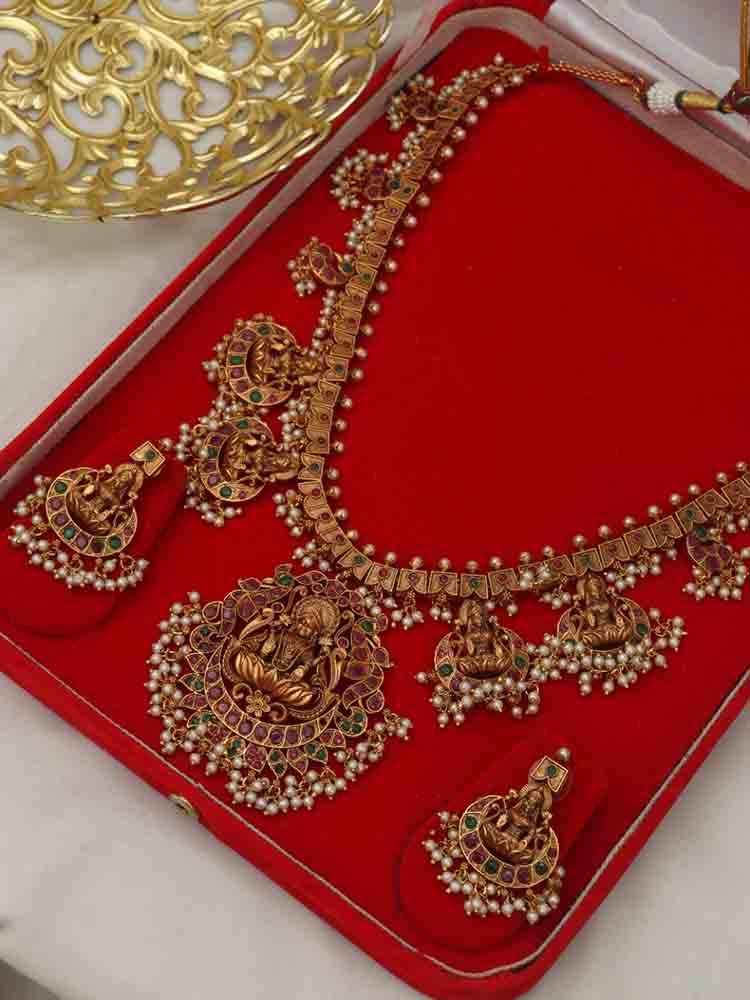 Shop Luxurionworld's Exclusive Necklace Set for Glamorous Style - Luxurion World