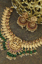 Shop Luxurionworld's Golden Elegance Necklace Set - Elevate Your Style - Luxurion World