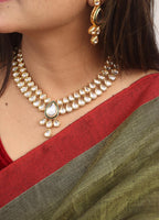 Golden Grace - Elevate Your Style with Luxurionworld's Exclusive Necklace Set - Perfect for Any Occasion! - Luxurion World