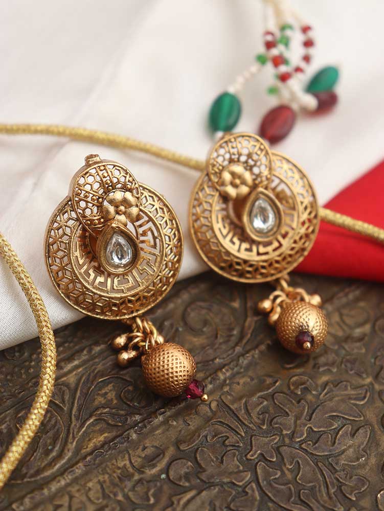 Regal Charm: Luxurionworld's Exclusive Necklace Set for Elegant Occasions