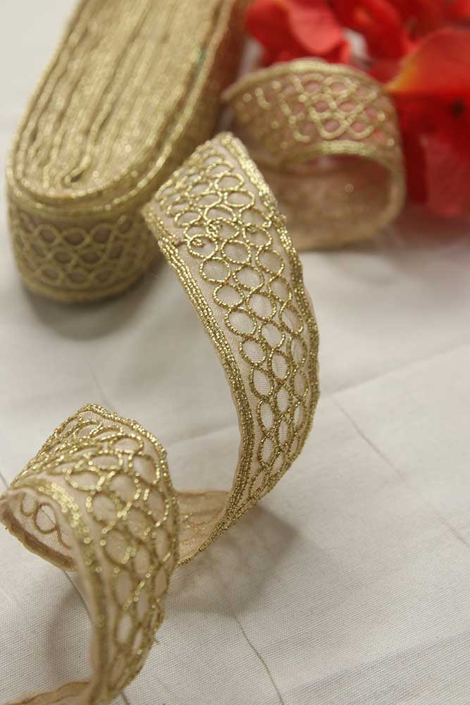 Golden Fancy Lace - Elevate your traditional outfits with elegance and class (7 mtr) - Luxurion World