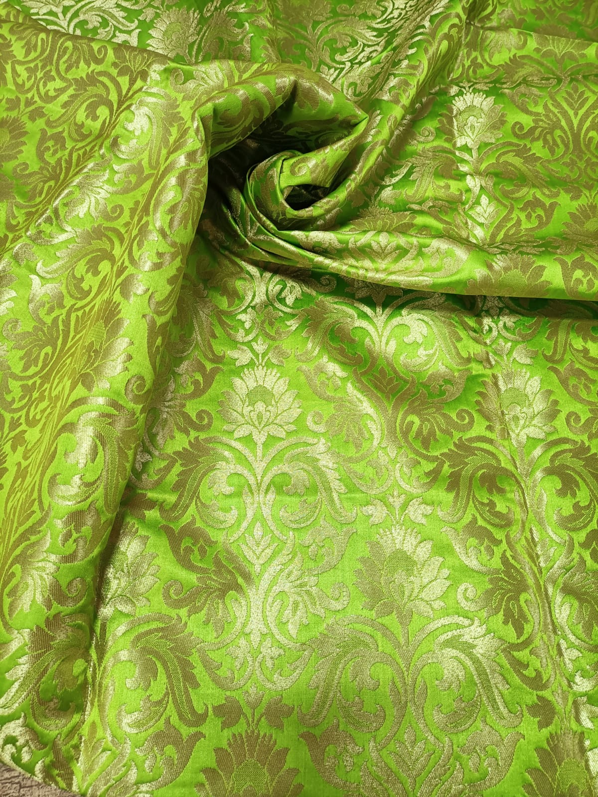 Green Banarasi Kimkhwab Silk Fabric  ( 1  Mtr ) - Luxurion World