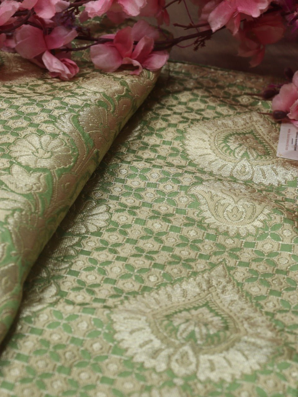 Green Banarasi Kimkhwab Silk Meenakari Fabric ( 0.5 Mtr ) - Luxurion World