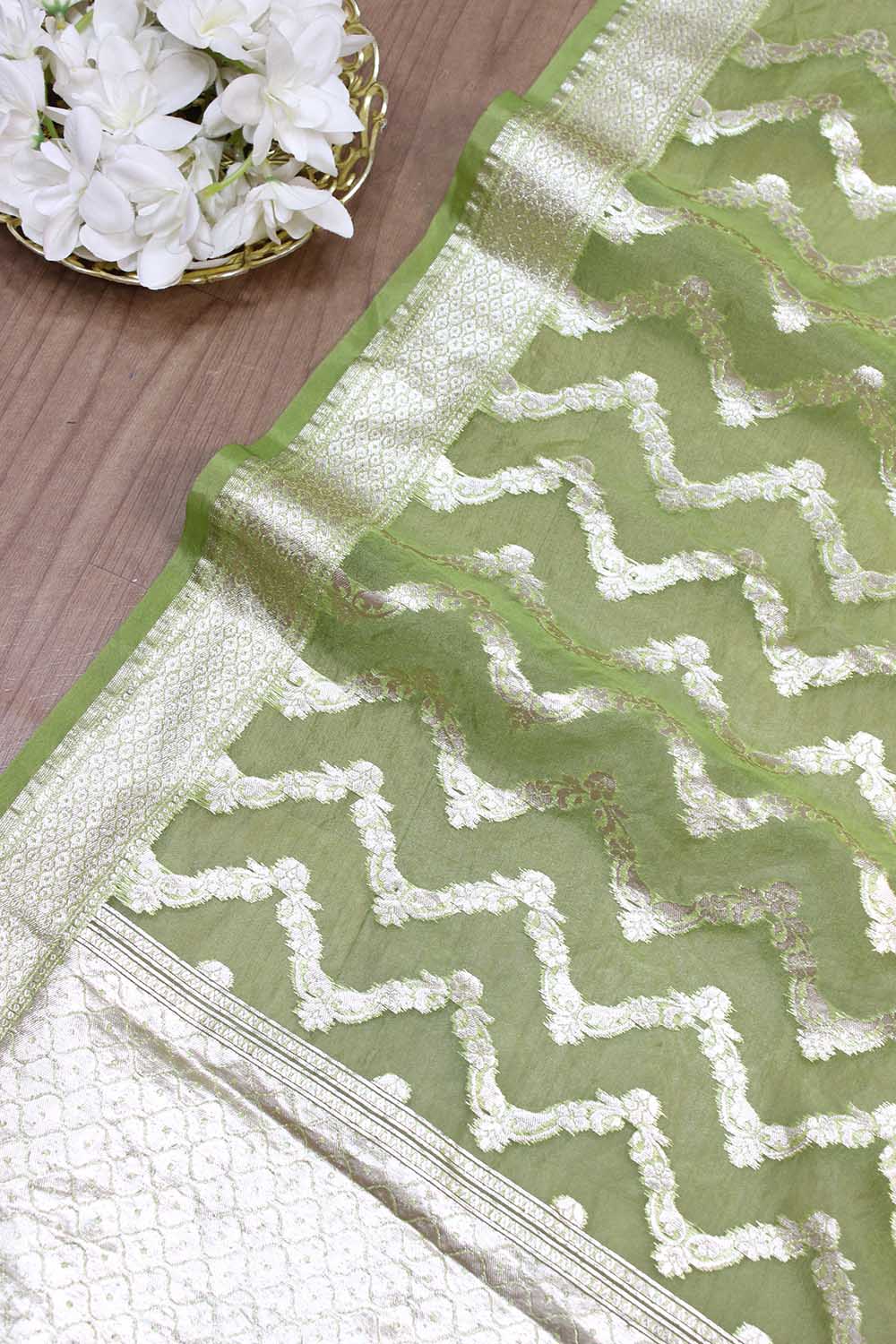 Stunning Green Banarasi Organza Dupatta - Perfect for Any Occasion! - Luxurion World