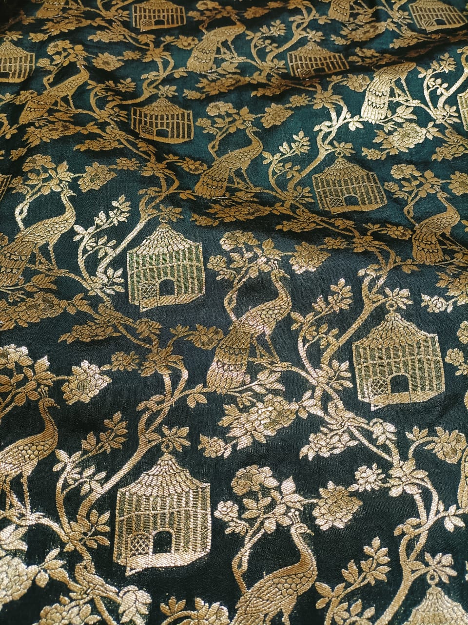 Green Banarasi Silk Fabric ( 1 Mtr) - Luxurion World