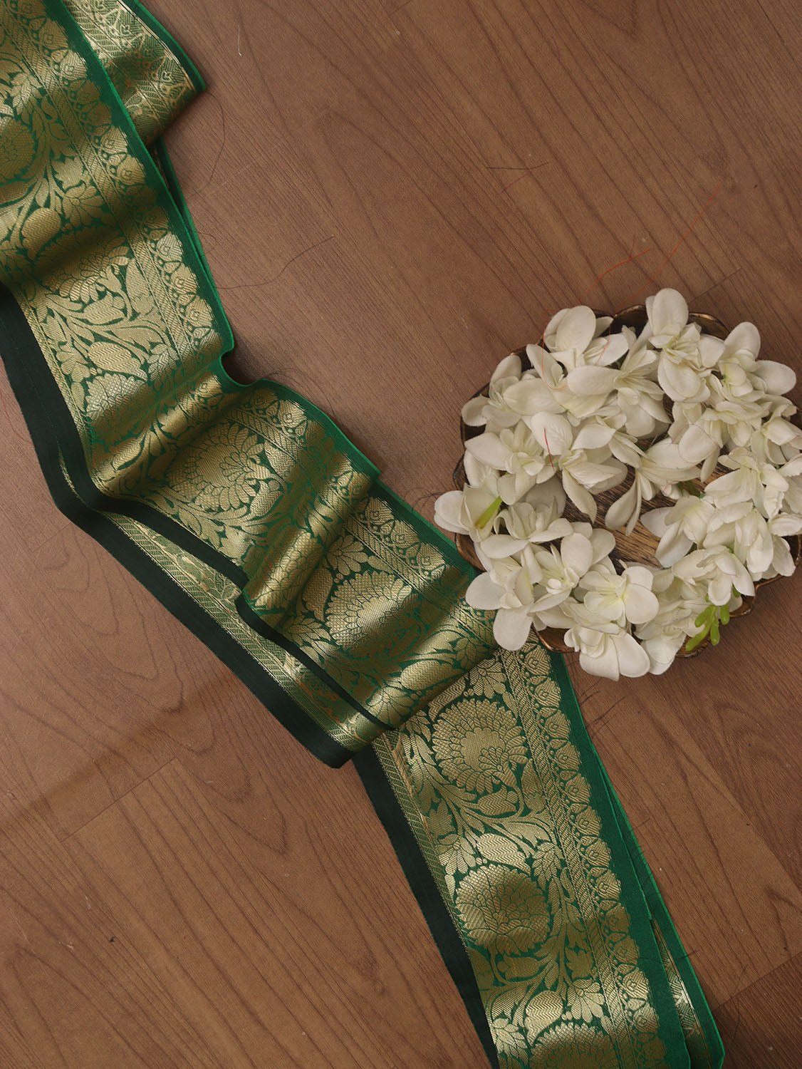 Green Banarasi Silk Lace (1 Mtr ) - Luxurion World