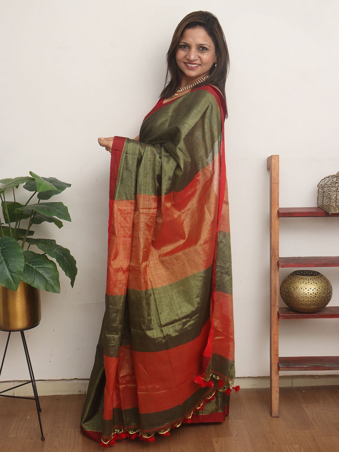 Green Bengal Tissue Cotton Saree - Elegant and Stylish - Luxurion World
