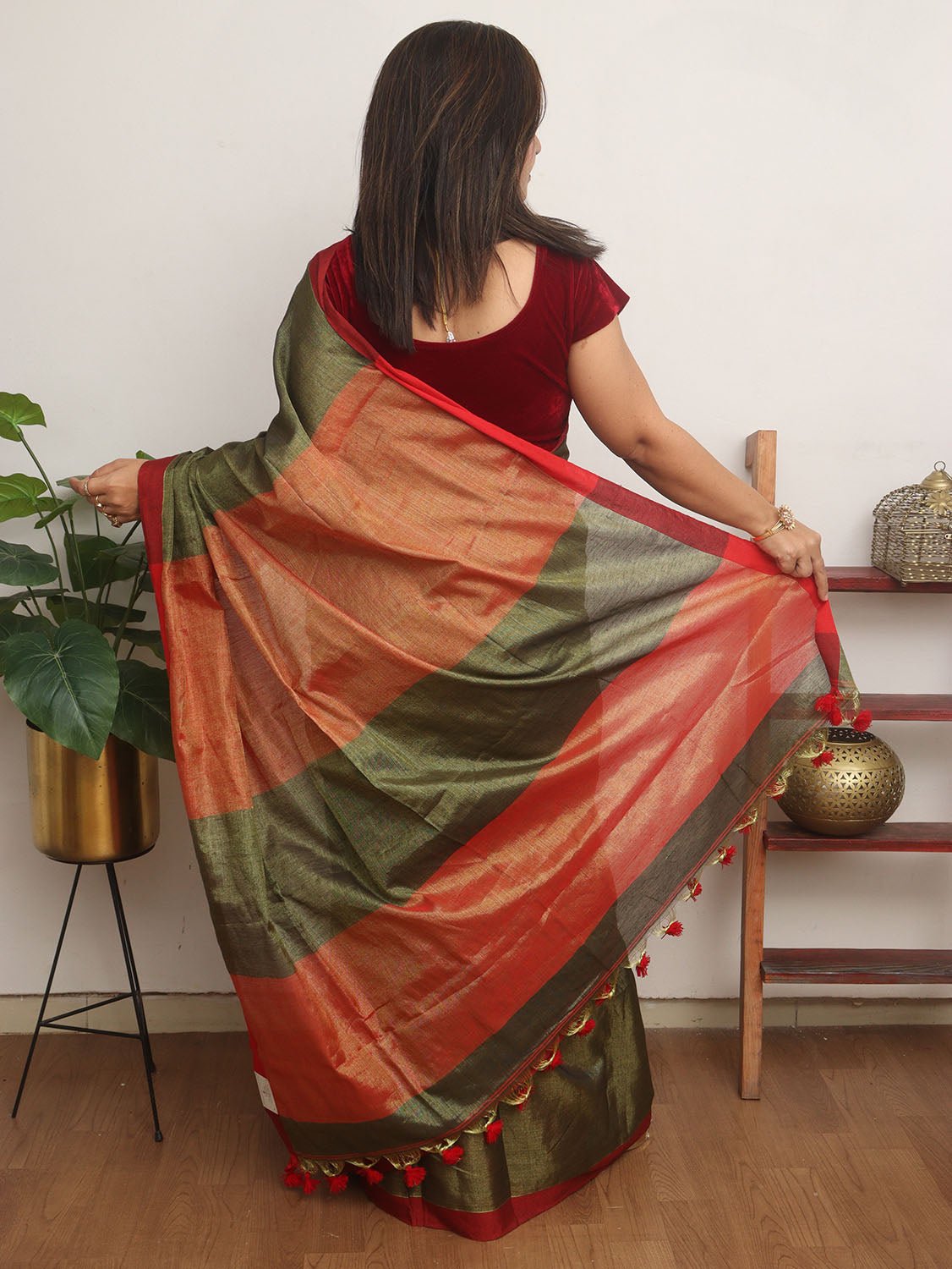 Green Bengal Tissue Cotton Saree - Elegant and Stylish - Luxurion World
