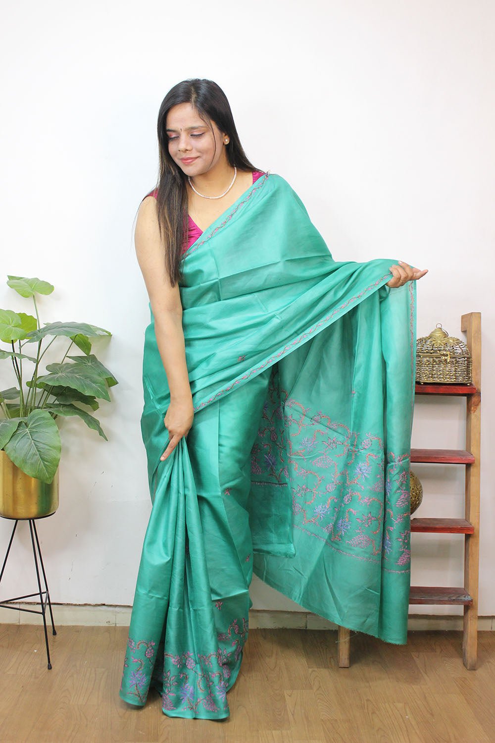 Green Embroidered Kashmiri Sozni Work Pure Silk Saree - Luxurion World
