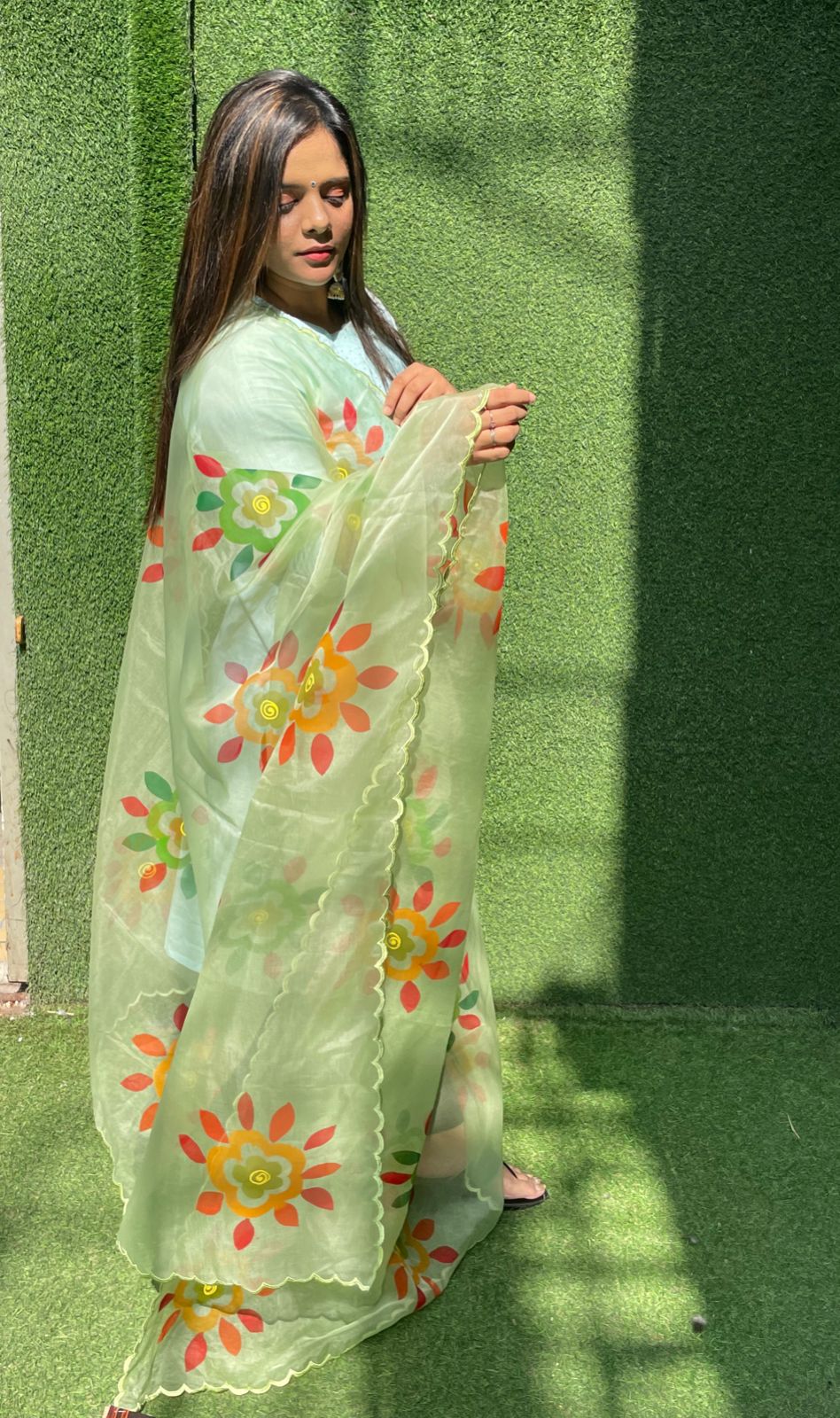 Green Hand Painted Organza Silk Scalloped Border Dupatta - Luxurion World