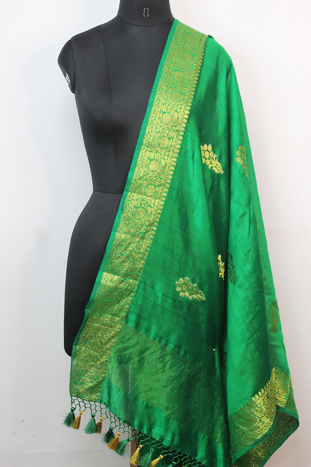 Green Handloom Banarasi Chiniya Silk Boota Design Dupatta - Luxurion World