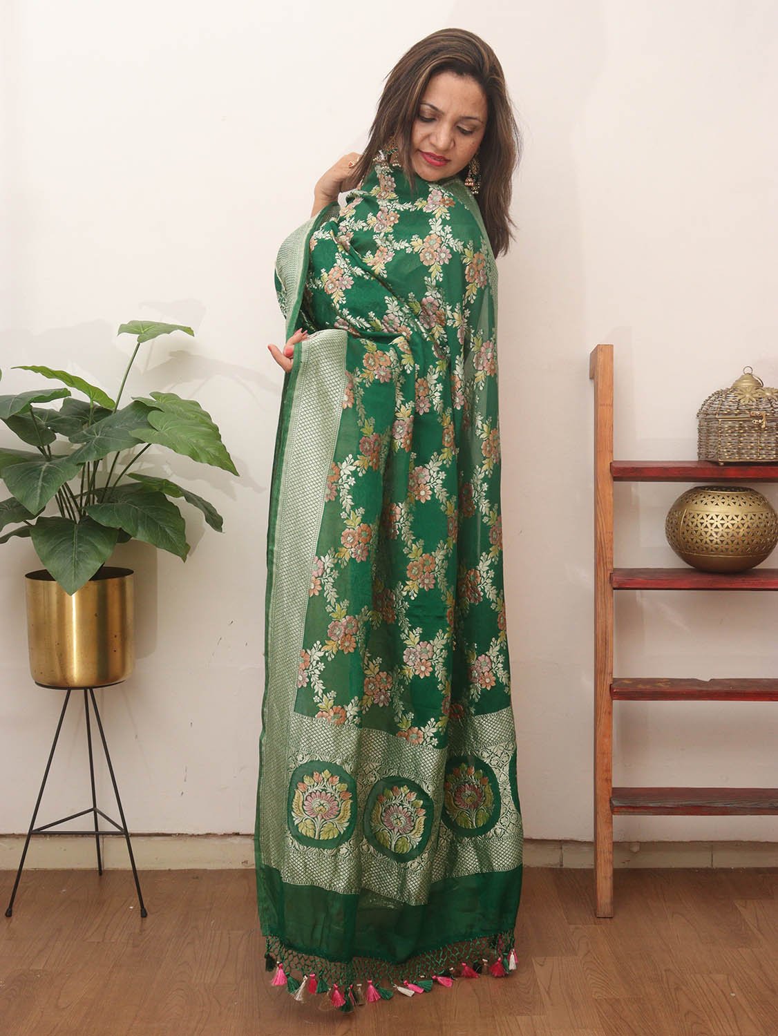 Green Handloom Banarasi Pure Georgette Brush Dye Dupatta - Luxurion World