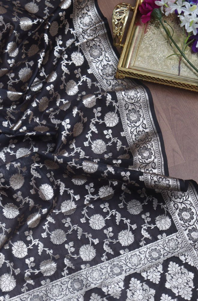 Stunning Grey Banarasi Organza Dupatta - Perfect for Any Occasion! - Luxurion World