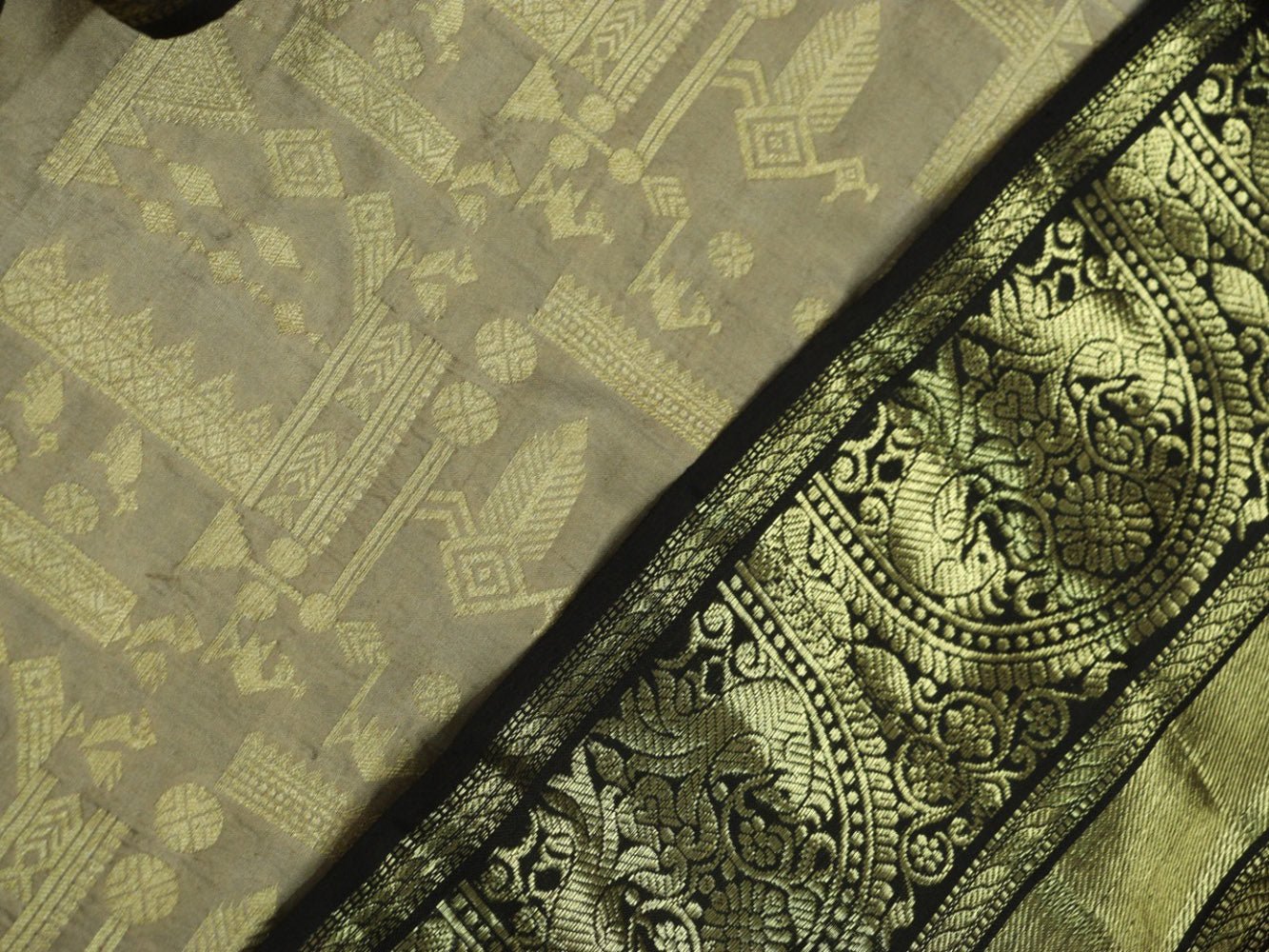 Grey Banarasi Pure Katan Silk Suit With Black Kanjeevaram Pure Silk Dupatta - Luxurion World