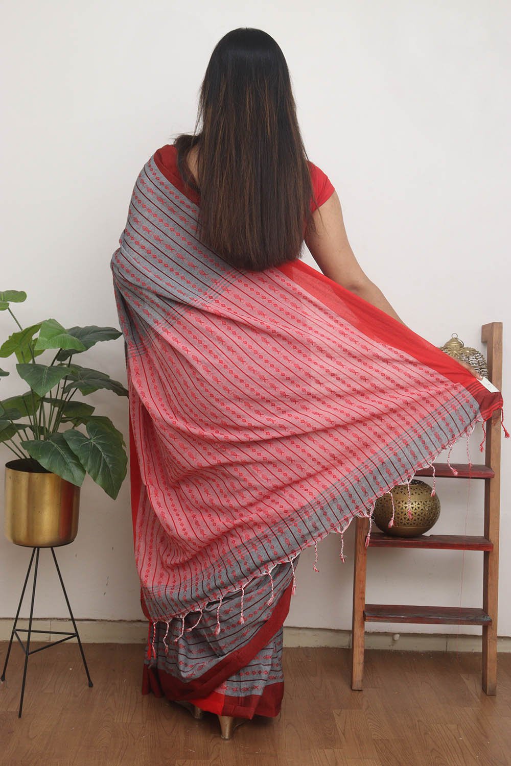 Grey Handloom Bengal Cotton Saree - Luxurion World
