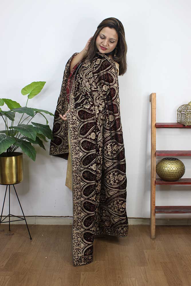 Maroon Embroidered Trendy Velvet Dupatta - Luxurion World