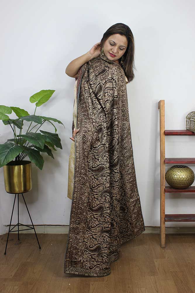 Maroon Embroidered Trendy Velvet Dupatta - Luxurion World