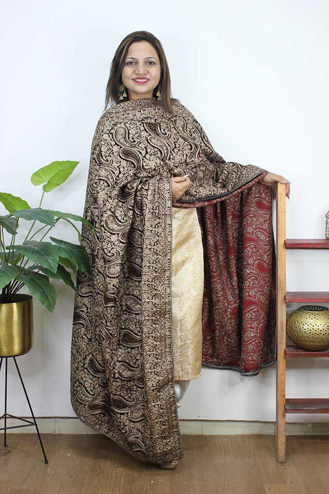 Maroon Embroidered Trendy Velvet Dupatta - Luxurion World